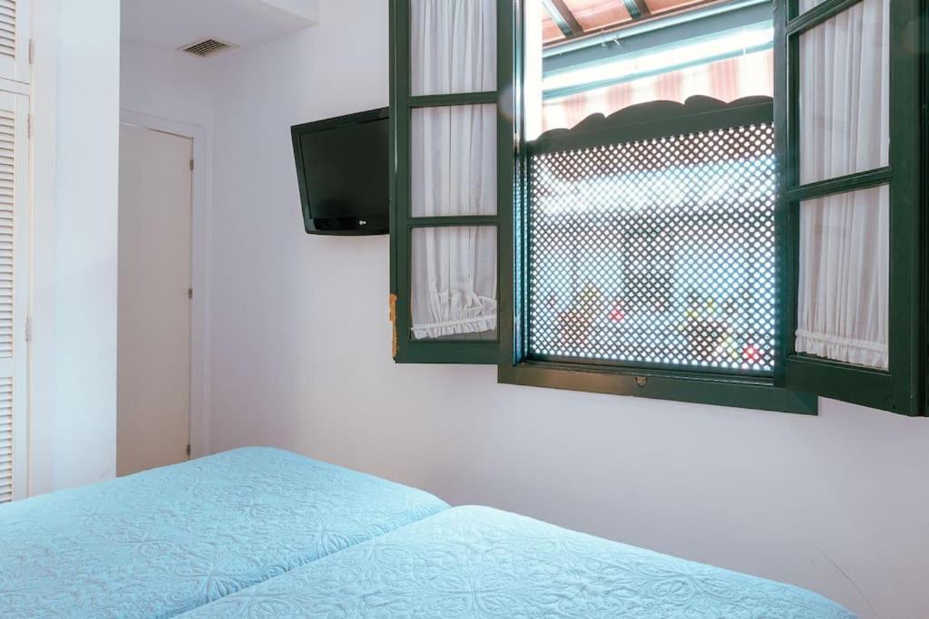 Apartamento Con Encanto En Patio Sevillano Bagian luar foto